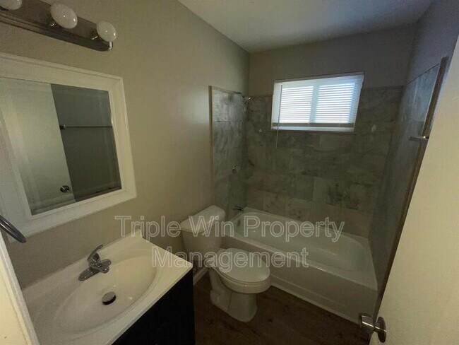 Building Photo - 1225 Carla Dr