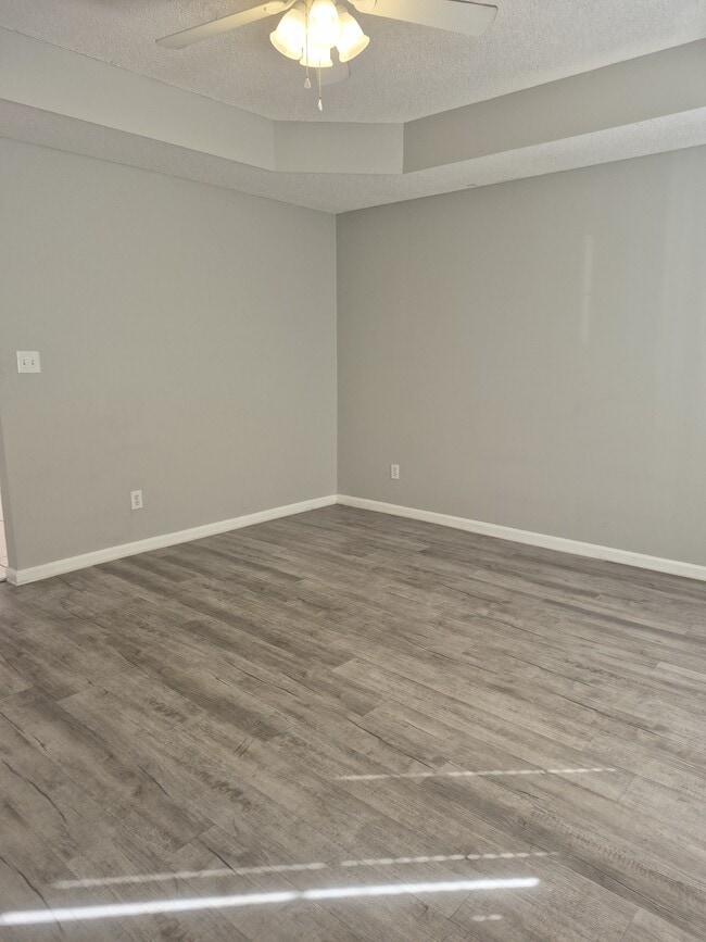 Building Photo - 3053 Schroer Dr