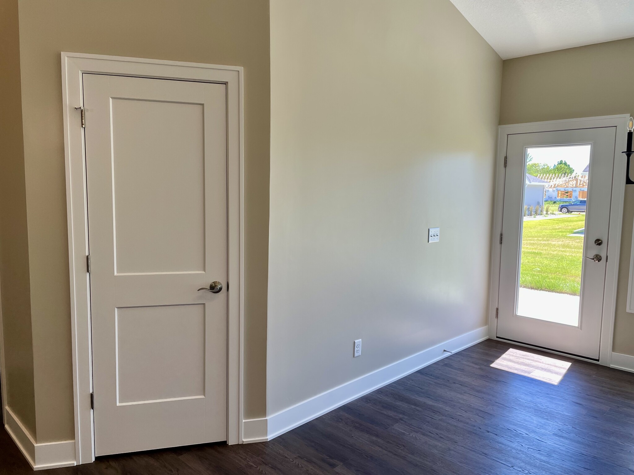 Building Photo - 123 Beacon Harbor Pky