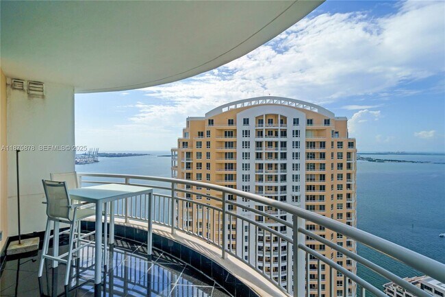 Building Photo - 848 Brickell Key Dr