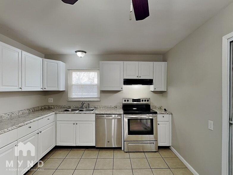 Building Photo - 2776 Halifax Ct