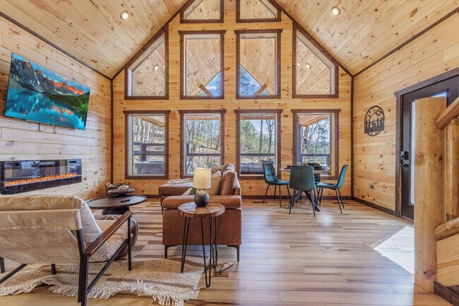 Building Photo - 2125 Rising Fawn Way