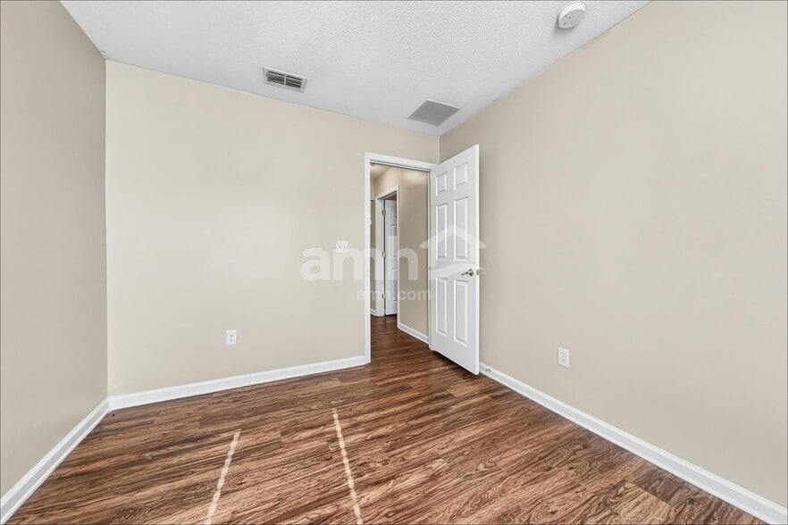 Building Photo - 11134 Lauren Oak Ln