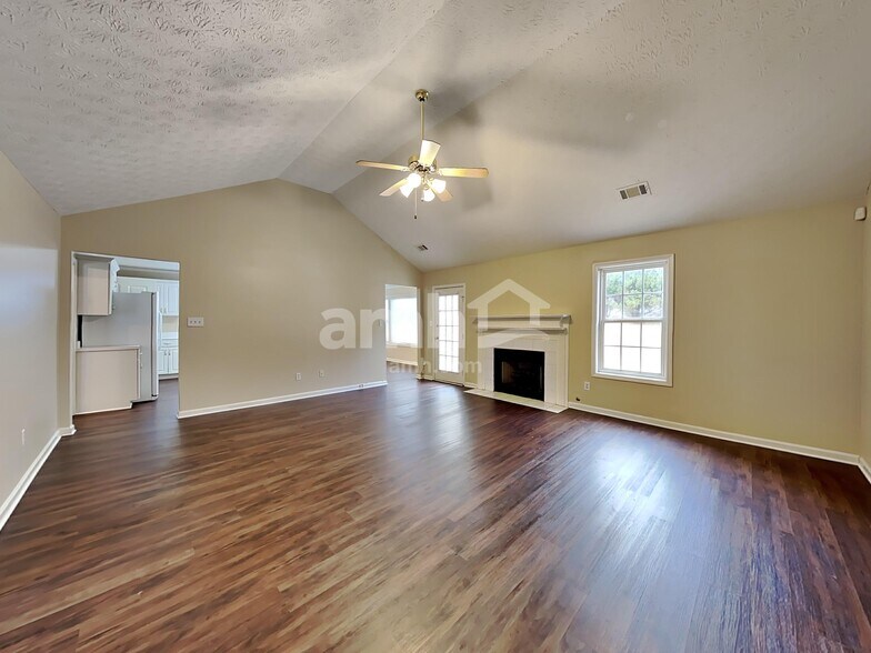 Building Photo - 23 Thorne Berry Dr