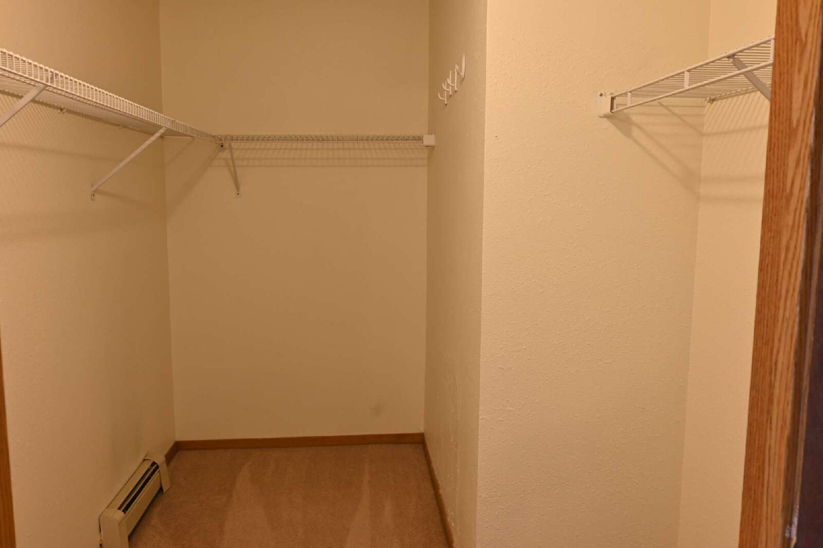 Building Photo - 1401 River View Ave