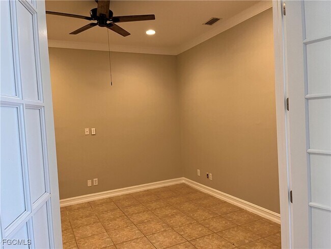 Building Photo - 1521 SW 22nd Pl