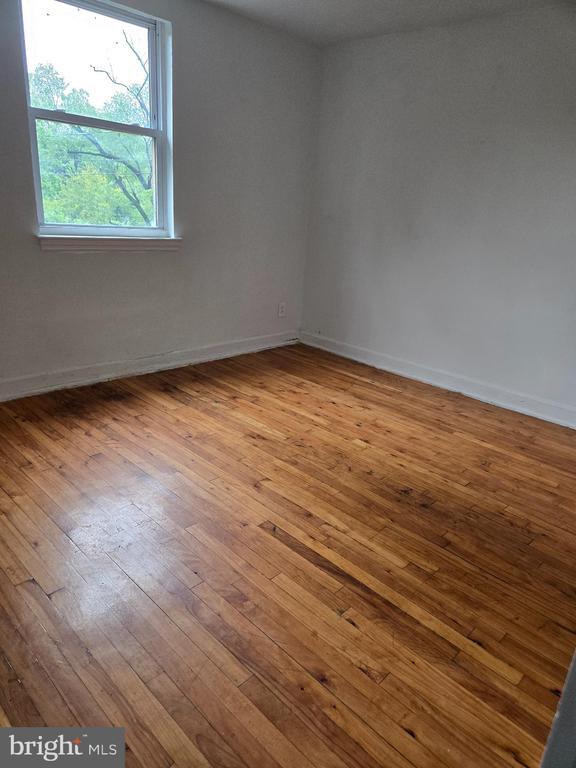 Building Photo - 7011 Fieldcrest Rd