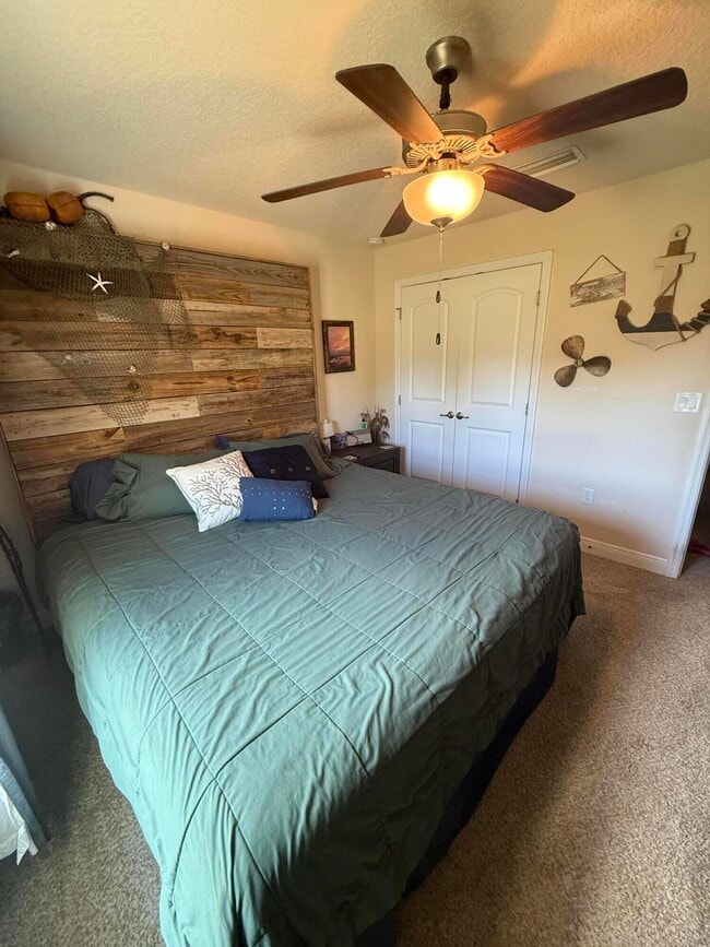 Building Photo - 2177 SE Dolphin Rd