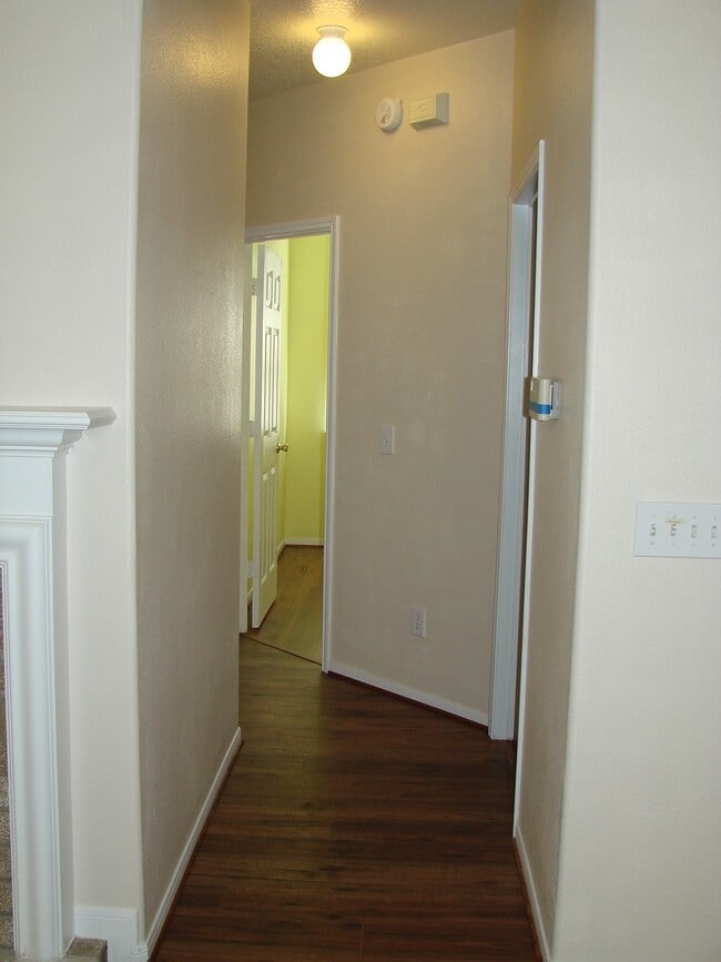 Building Photo - 2910 Blue Dawn Dr