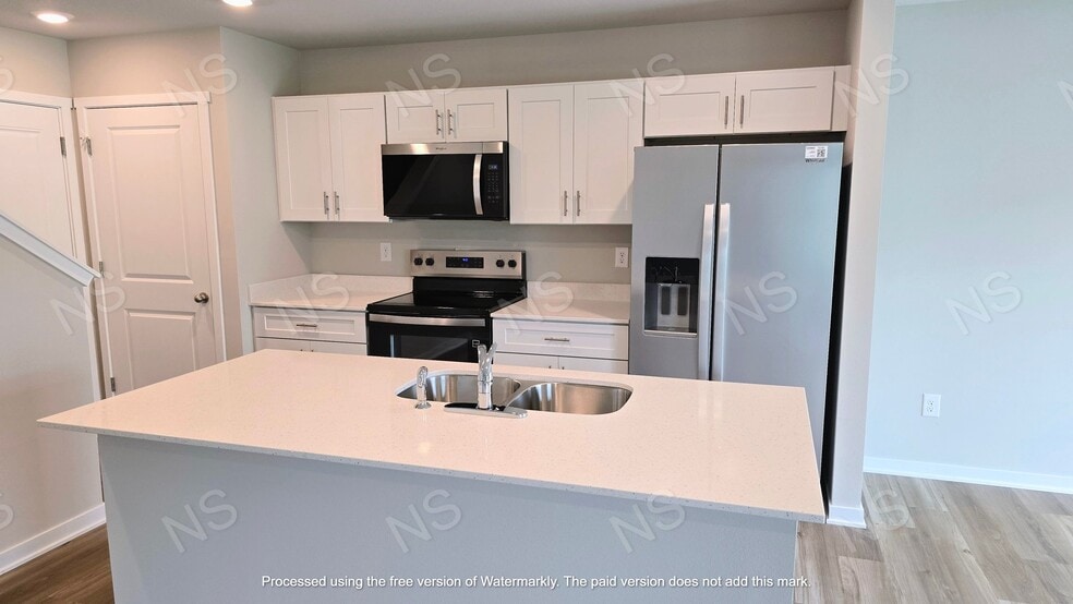 Building Photo - 523 Kinley Dr