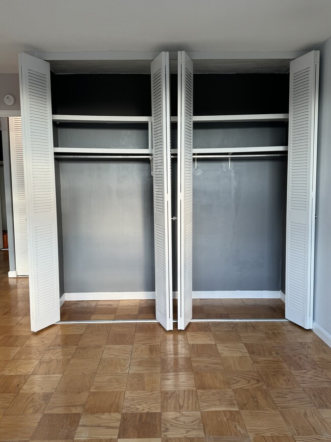 double closets in bedroom - 1301 Delaware Ave SW