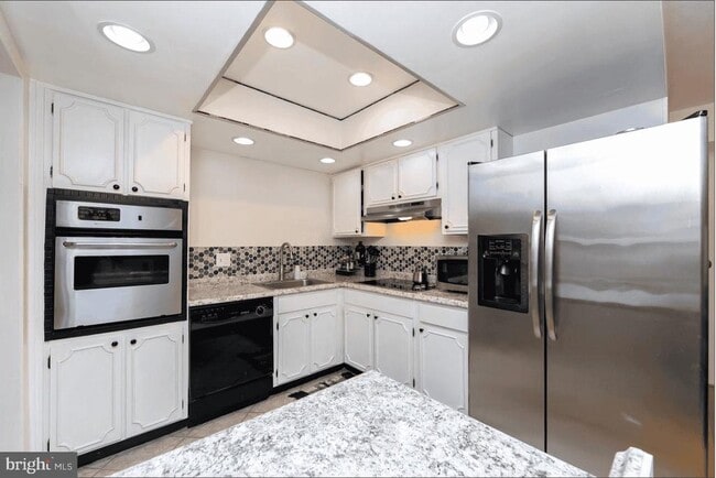 Building Photo - 40 Rittenhouse Dr