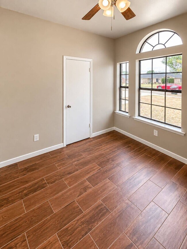 Building Photo - 1804 Moonstone Dr