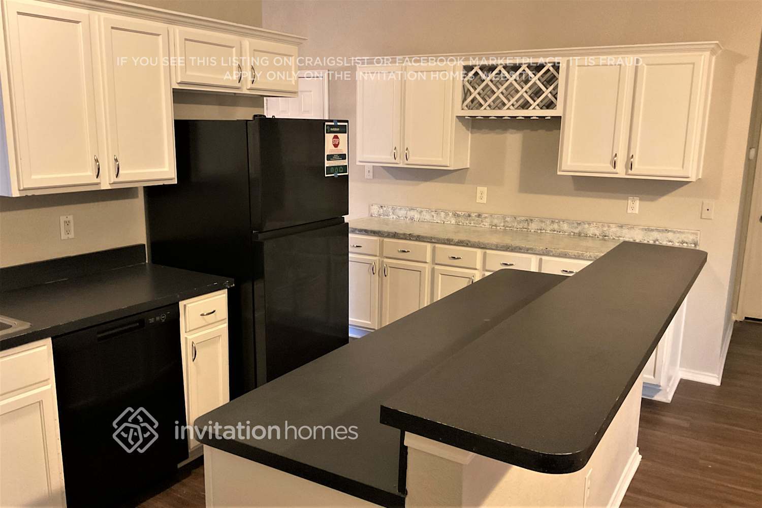 Building Photo - 9999 Buckingham Ln