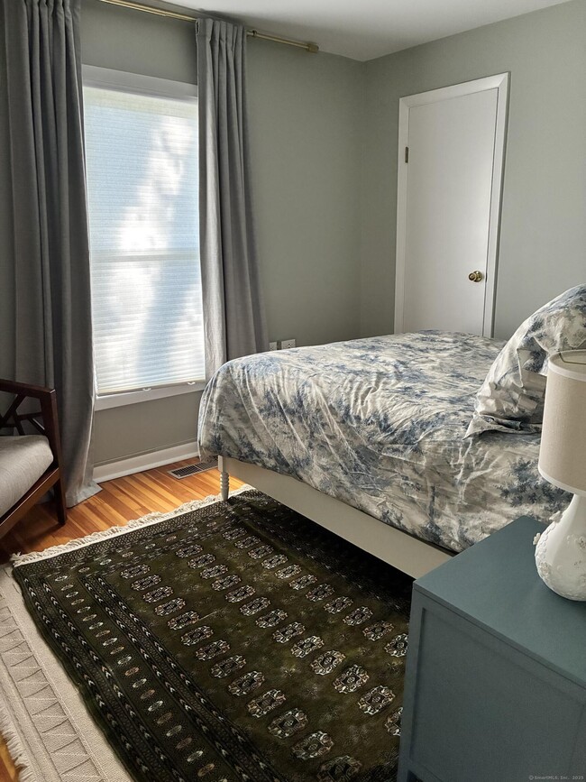 Building Photo - 71 Benjamin St