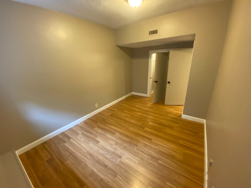 Building Photo - 1862 Beacon St