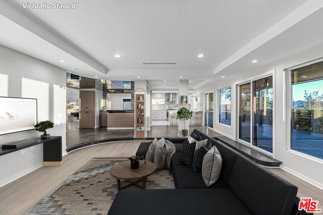 Building Photo - 1716 Vía La Paz