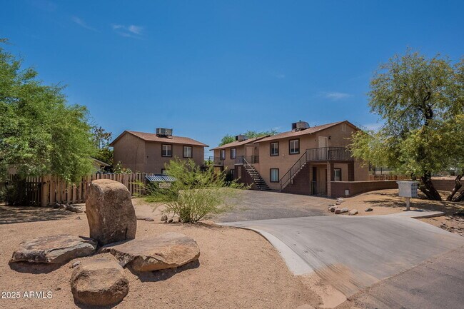 Primary Photo - 1551 E Christy Dr