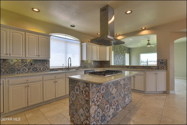 Building Photo - 6732 Pearl Ridge Dr