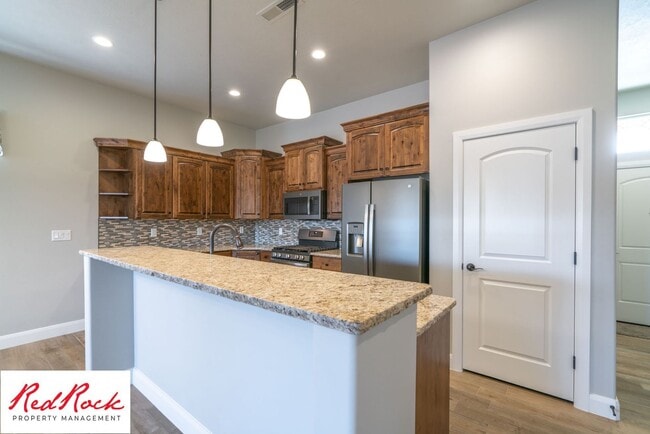Building Photo - 2 Bedroom Townhome in Sky Ridge, Hurricane