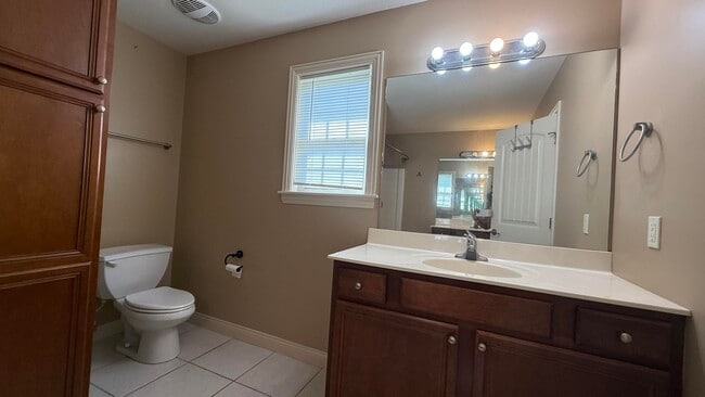 Building Photo - 5109 Lake Trout Ct