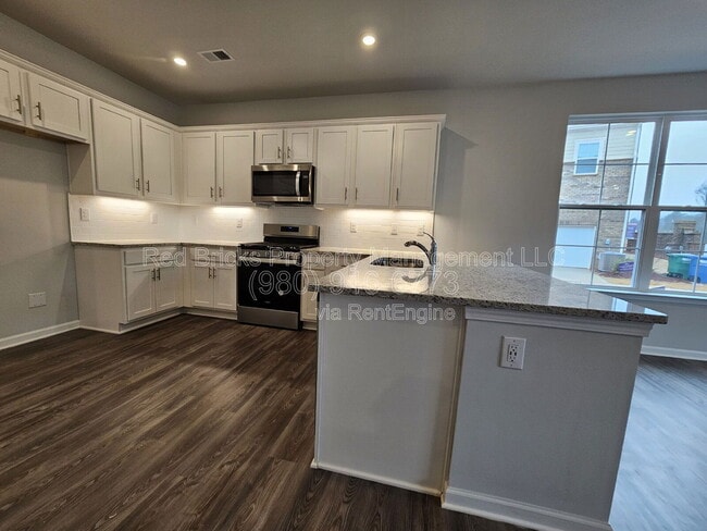 Building Photo - 7828 Nelson Rd