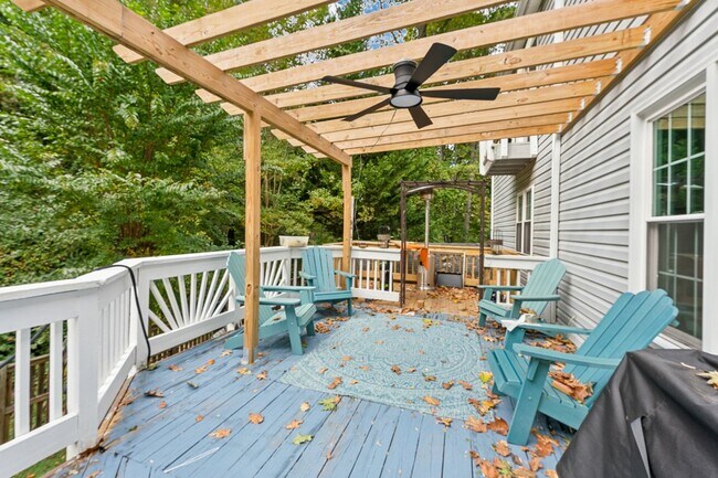 Building Photo - Charming 4 bedroom 3 bathroomSingle-Family Home for Rent! Discover your dream home with this stun...