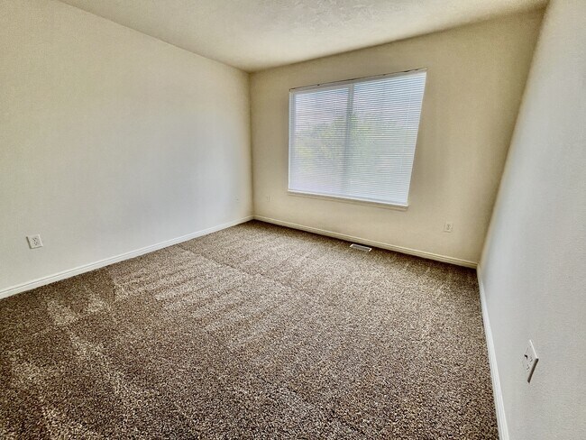 Building Photo - 5082 W Wind Rock Ln