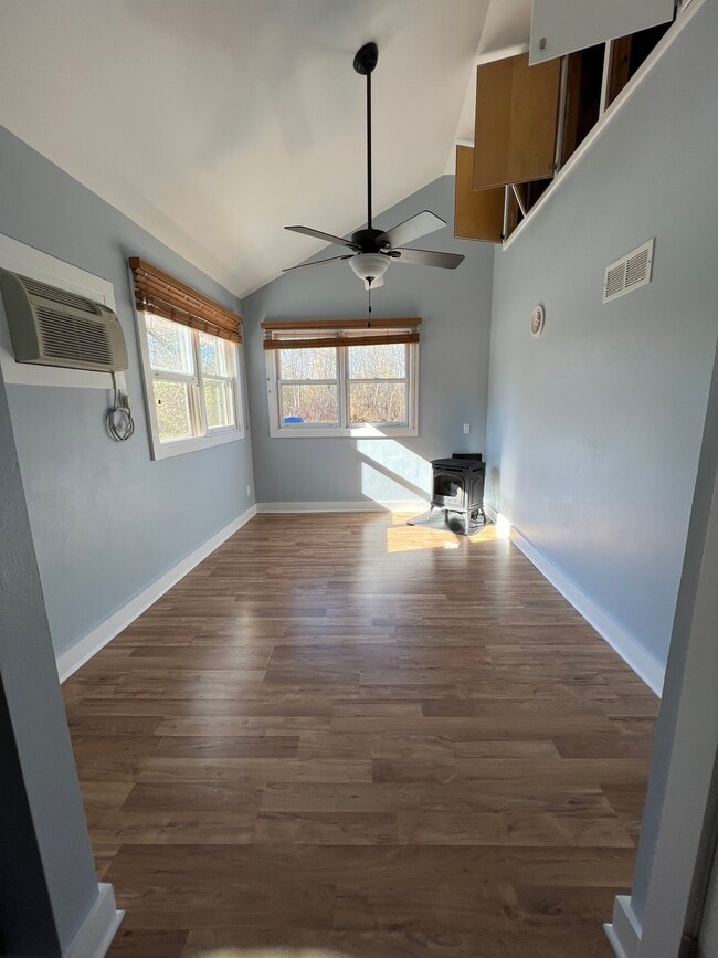 Living room - 2221 Middleton Beach Rd