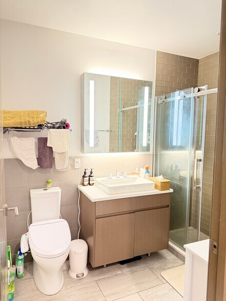 Building Photo - 2717 42nd Rd