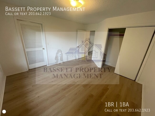 Building Photo - 30 Stoneycrest Dr