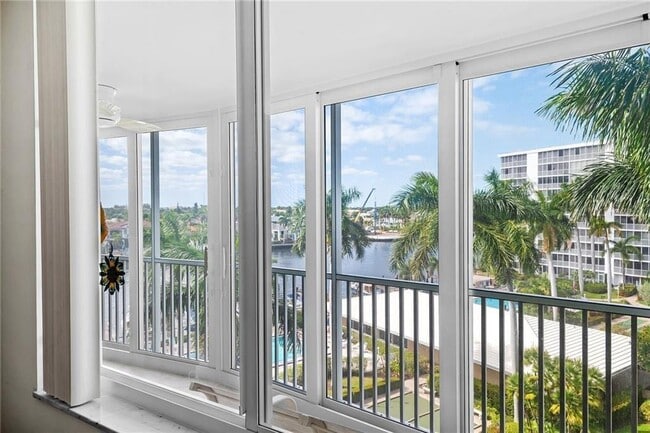 Primary Photo - 3300 S Ocean Blvd