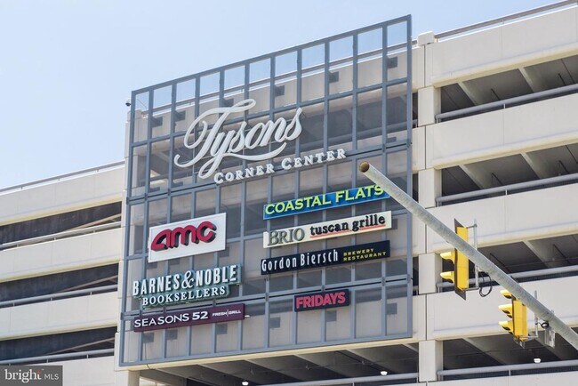 Building Photo - 8505 Jeffersonian Ct