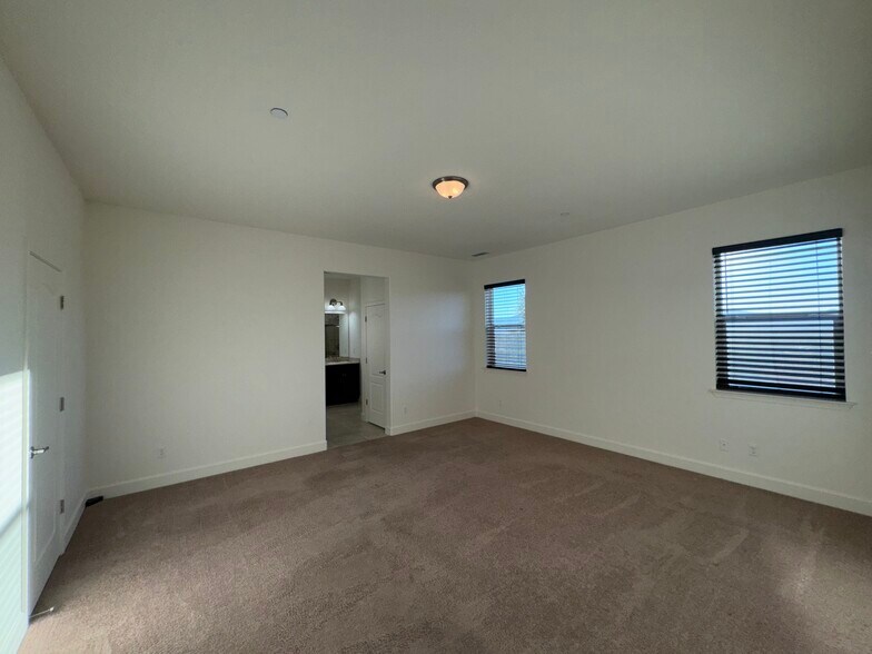 Building Photo - 3355 Barolo Ct
