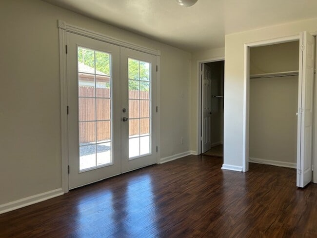 Building Photo - Spacious 3 Bedroom + Den Near Phoenix Country Club