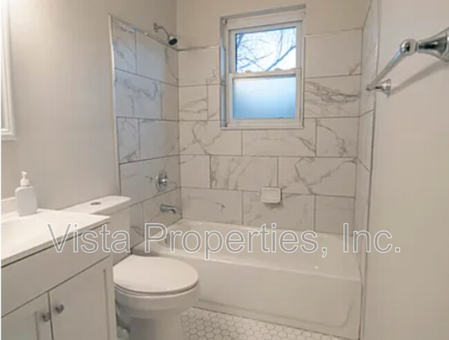 Building Photo - 5406 Chestnutwood Way