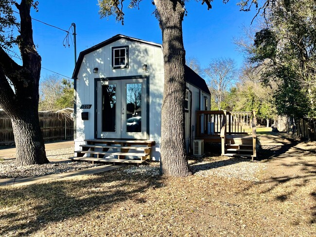 Primary Photo - Tiny House