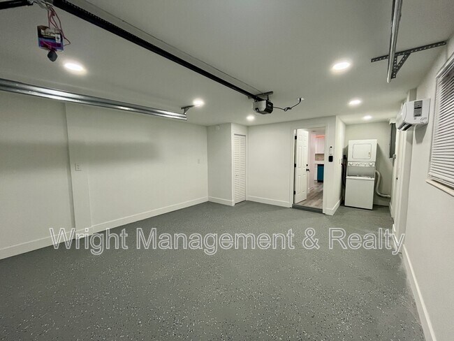 Building Photo - 3314 Trask Dr