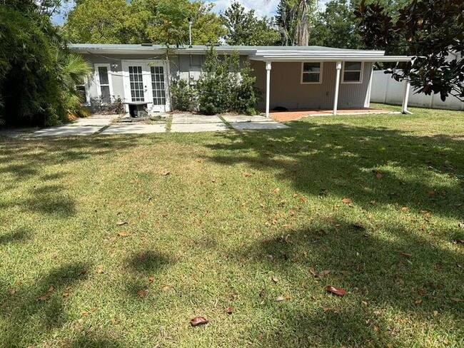 Building Photo - Beautiful 3 bedroom, 2 bath home located i...