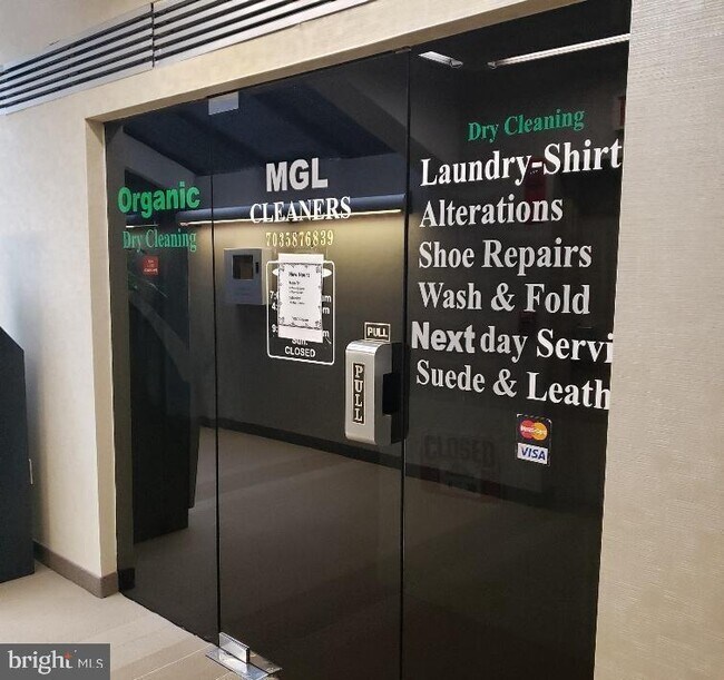 Building Photo - 1530 Key Blvd