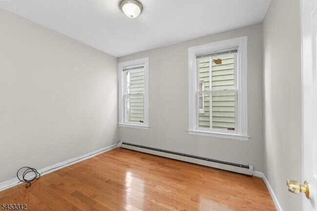 Building Photo - 185 N 18th St