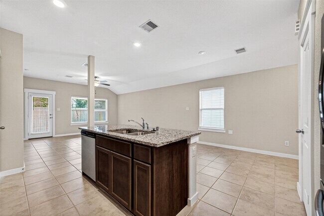 Building Photo - 252 Laura Leigh Ln