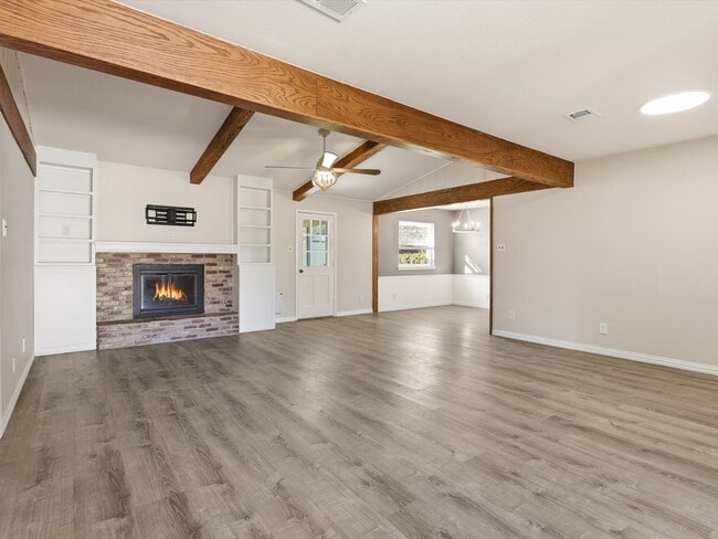 Building Photo - 8432 Glenann Dr