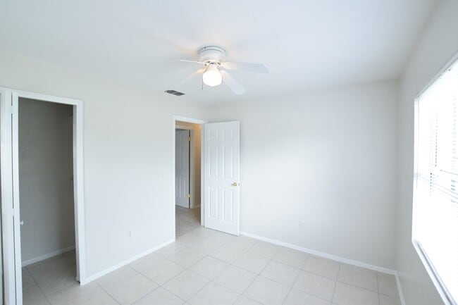 Building Photo - Charming 3 Bed 2 Bath Home for Rent in Del...