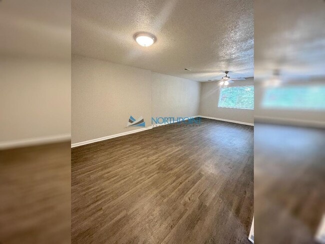 Building Photo - 2BR/1BA| Newly Renovated  Unit | With Central Air | In Kansas City!