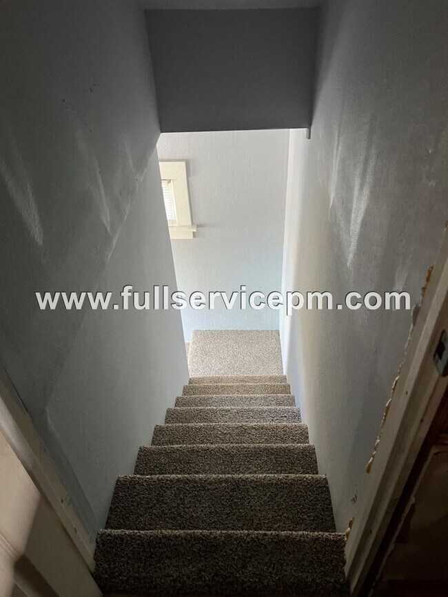 Building Photo - Wonderful corner lot home.