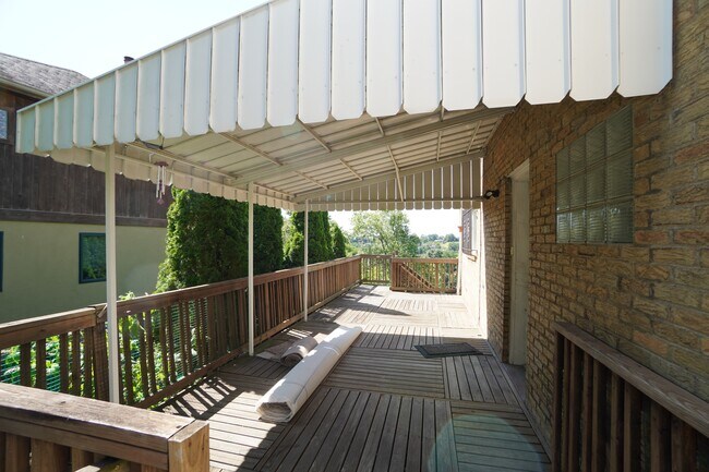 Building Photo - 1092 Greentree Rd