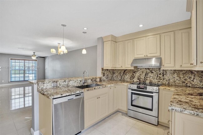 Building Photo - 2901 Dorchester Ln