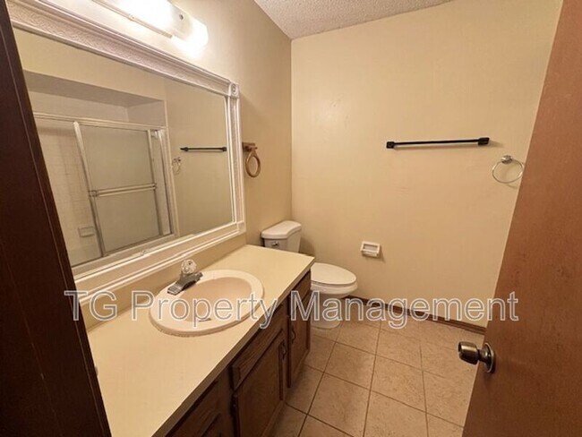 Building Photo - 11647 Fort Caroline Lakes Dr