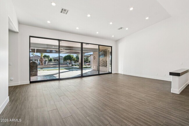 Building Photo - 6991 W Firebird Dr